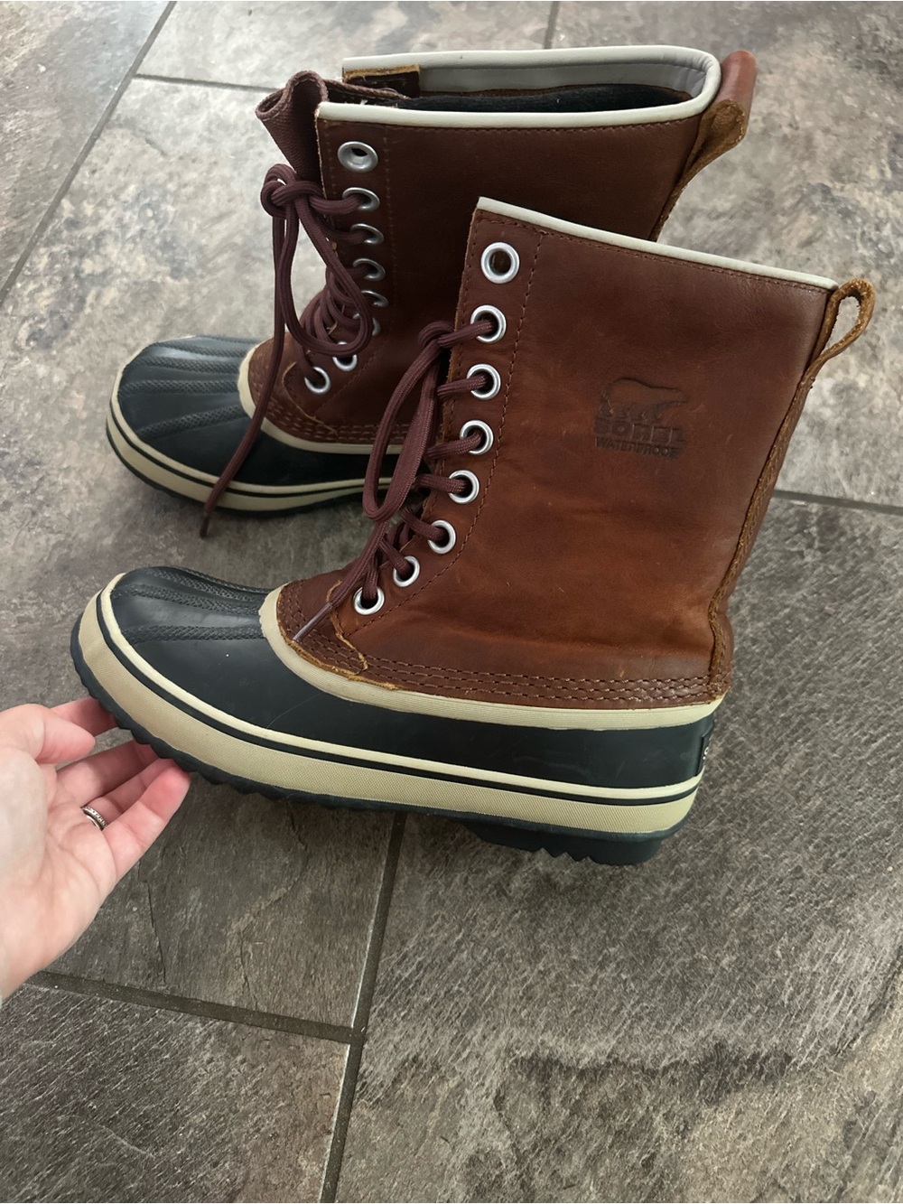 Sorel Leather Waterproof Winter Boots women’s size 6.5